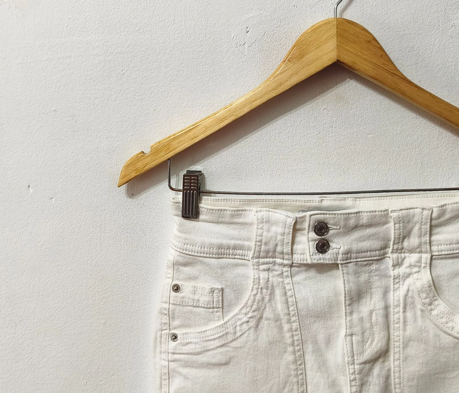 White Bershka women's denim skirt Size 36 – photo 5